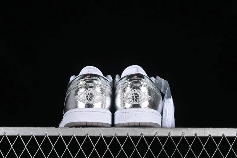 All categories Air Jordan Jordan series basketball shoes Air Jordan 1 Low Air Jordan 1 Low "Metallic Silver" AJ1 Joe 1 gray silver low-top cultural casual sneakers FN5030-001